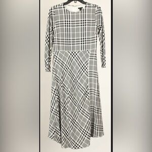 Ann Taylor Dress Women’s 6 White Black Plaid Striped A Line Midi Lined Knit